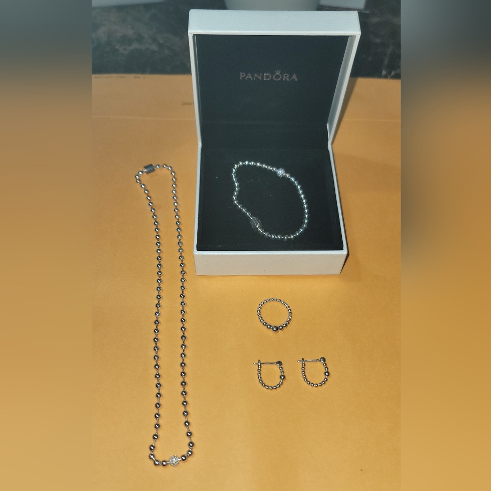 (SOLD) Pandora Silver Necklace and Jewelry Set